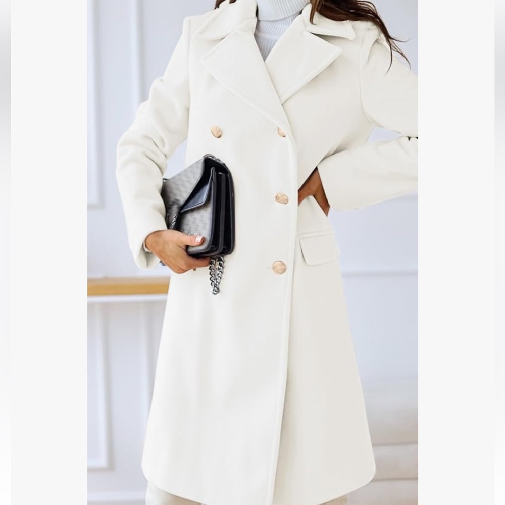 Chartou Women's White Double-Breasted Wool Blend Coat gold buttons